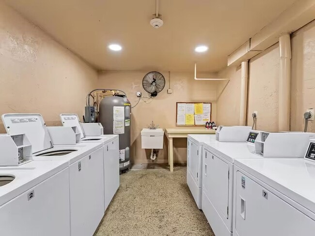 Building Photo - 3700 S Osprey Ave