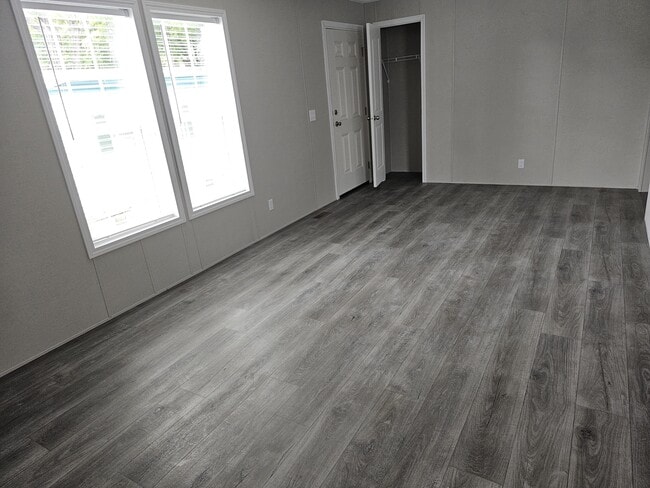 Building Photo - 9614 Seaway Dr