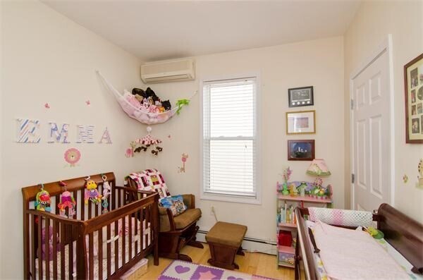 Building Photo - 154 Boylston St