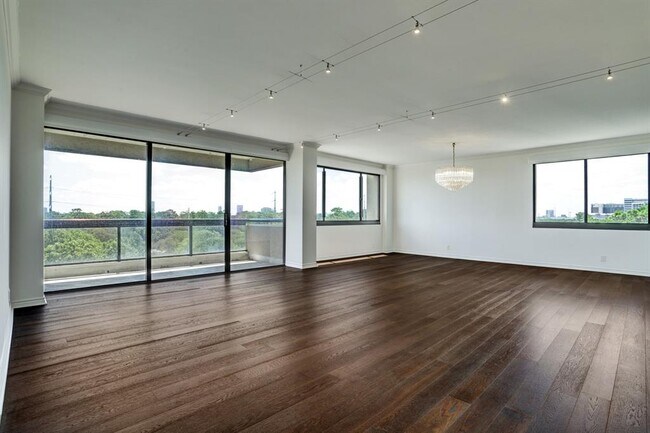 Building Photo - 49 Briar Hollow Ln