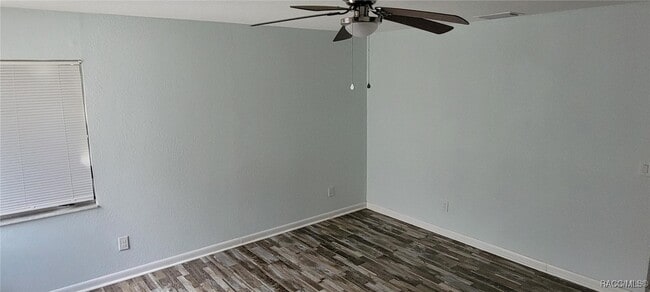 Building Photo - 234 W Valerian Pl