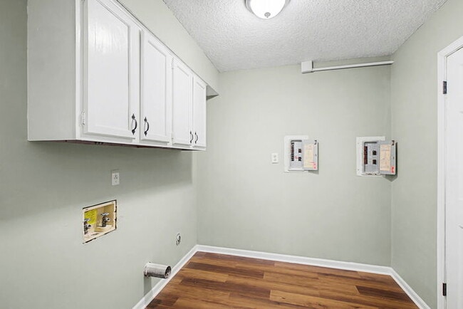 Building Photo - YOU DON'T WANT TO MISS THIS ONE!!!! SECTION 8 WELCOMED !!!!!