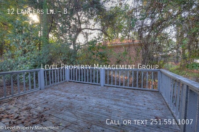 Building Photo - 12 Lancers Ln