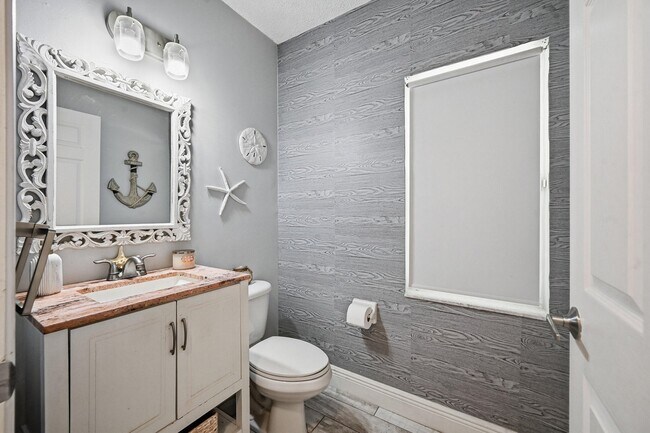 Building Photo - 15073 Oak Chase Ct