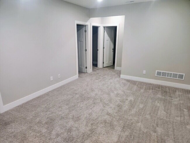 Building Photo - 2728 Yordi Dr