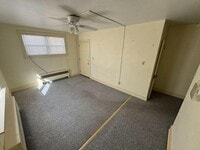 Building Photo - 212 W Pine Ave