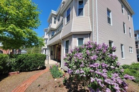 Building Photo - 2 Sherman St