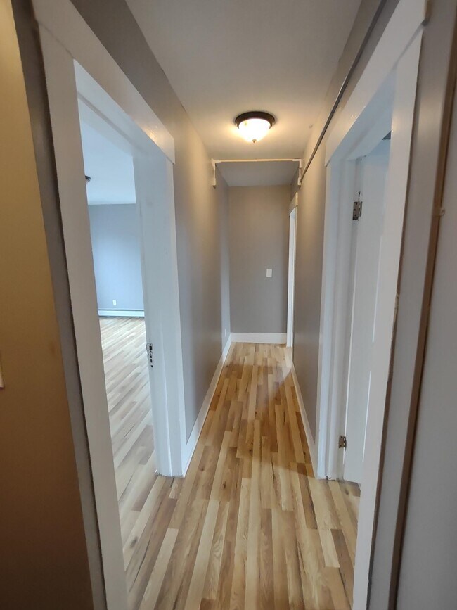 Building Photo - 16 Factory St