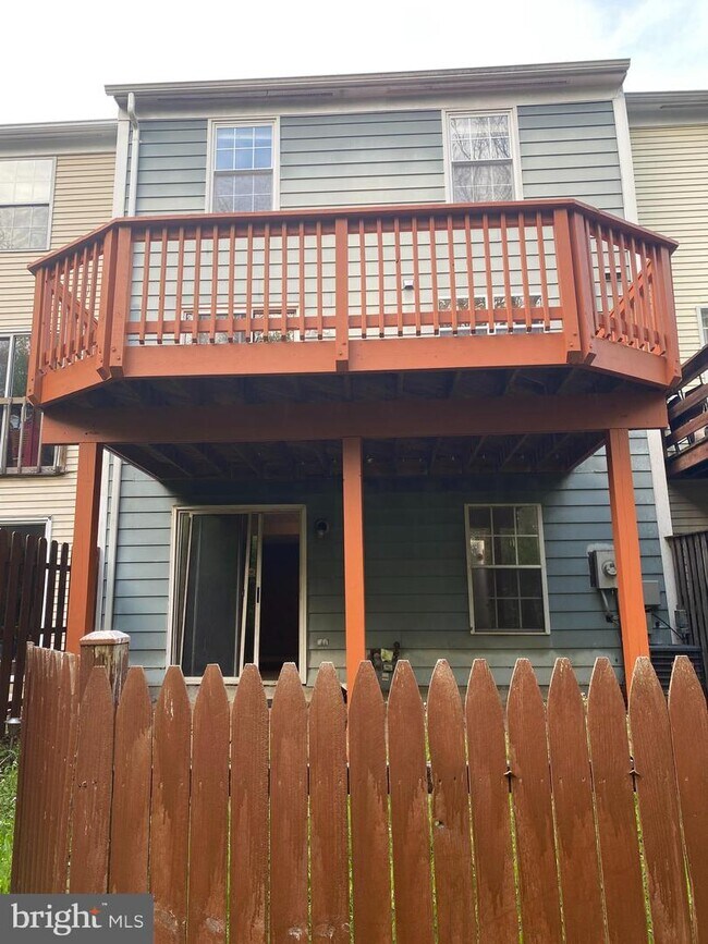 Building Photo - 1721 Featherwood St