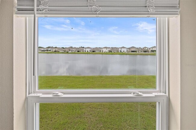 Building Photo - 16847 Delia St