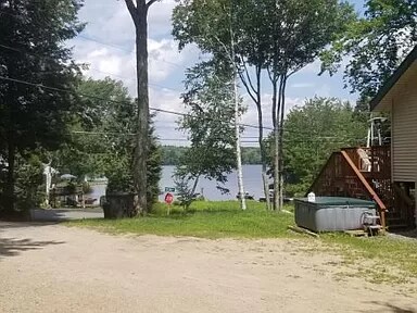 Building Photo - 300 Camelot Shore Dr