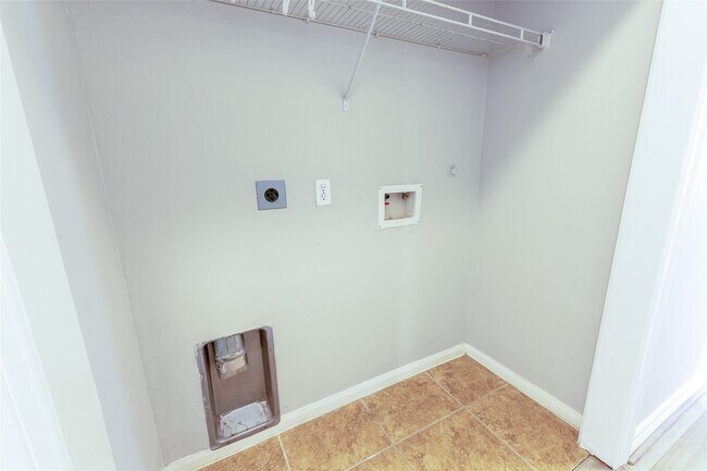 Building Photo - 11510 Alcott Dr