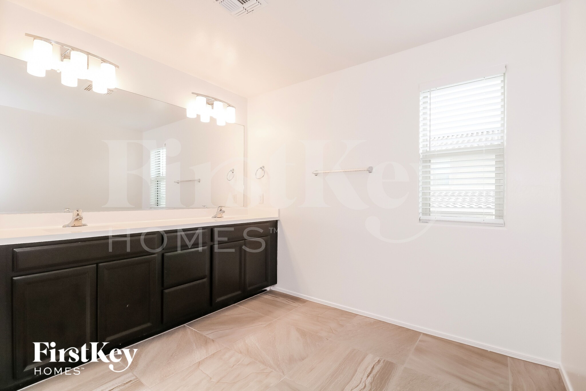 Building Photo - 21158 W Holly St