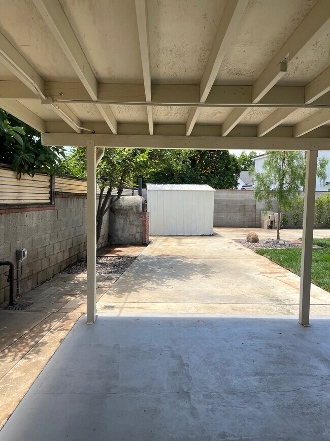 Building Photo - 8039 Cantaloupe Ave