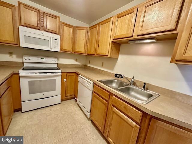 Building Photo - 165 Lexington Ct