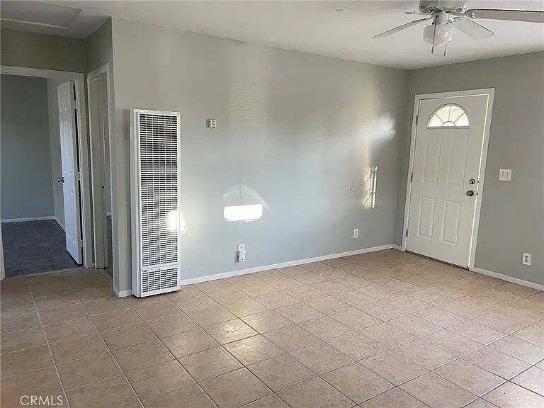 Building Photo - 12758 Russell Ave