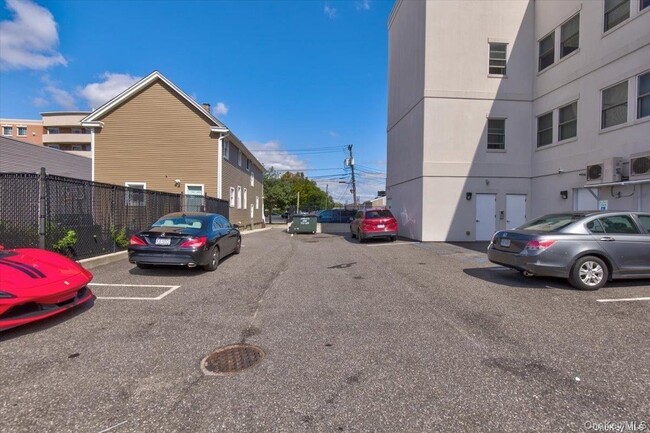 Building Photo - 157 Post Ave