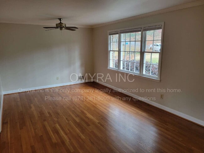 Building Photo - Lovely 4 Bedroom Home in Atlanta!