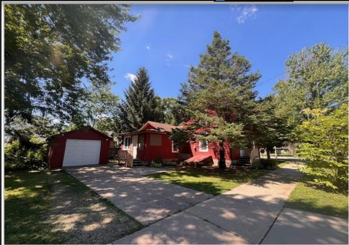 Rear/Garage view - 603 S Academy St