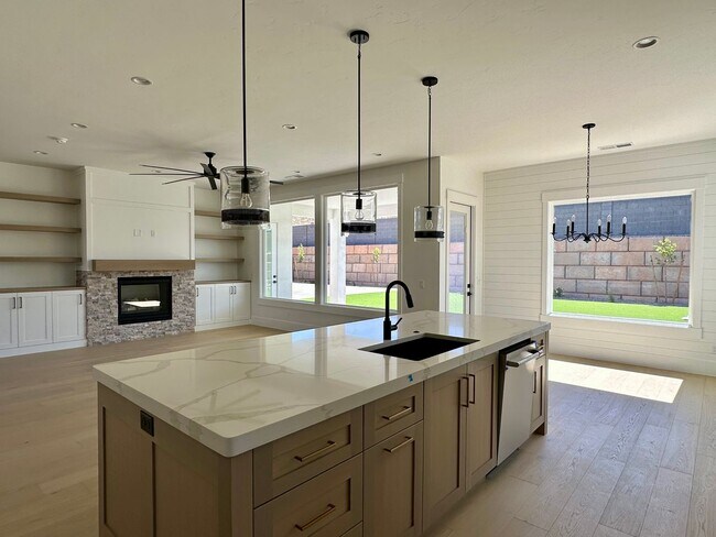 Building Photo - Stunning 5 Bedroom Home with Premium Upgrades Throughout