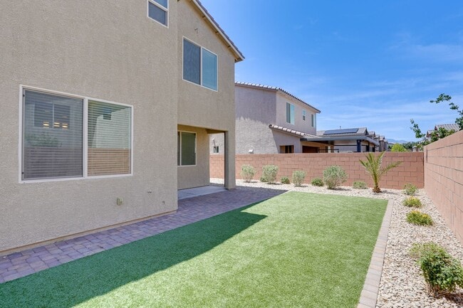 Building Photo - ** COMING SOON ** Modern Open-Concept Rental Home with White Shaker Kitchen Cabinets & Low-Mainte...