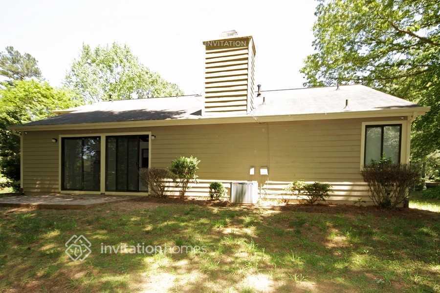 Building Photo - 950 Laurel Mill Dr