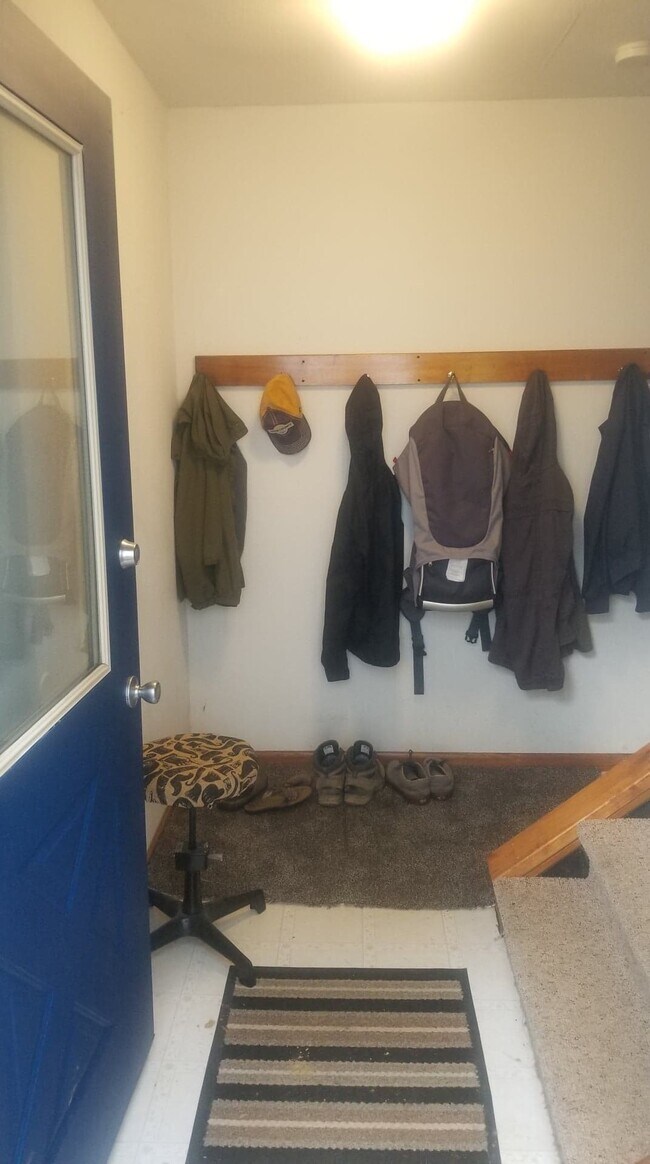 Building Photo - 1040 Cedar St