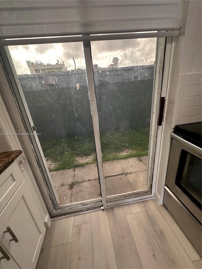 Building Photo - 1852 SW 7th St