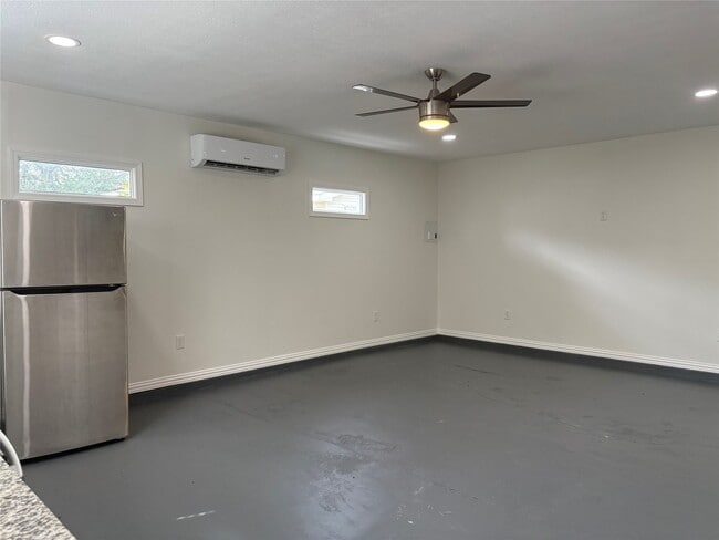 Building Photo - 5325 Avenue R 1/2