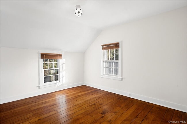 Building Photo - 127 NY-100