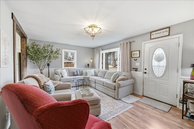 Building Photo - 321 Grant Ave