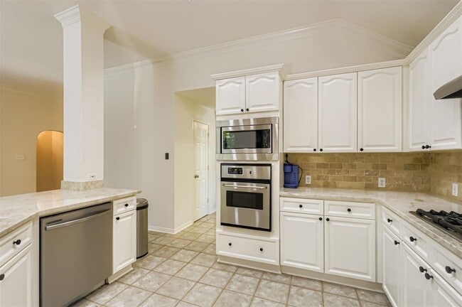 Building Photo - 3135 Burks Ln