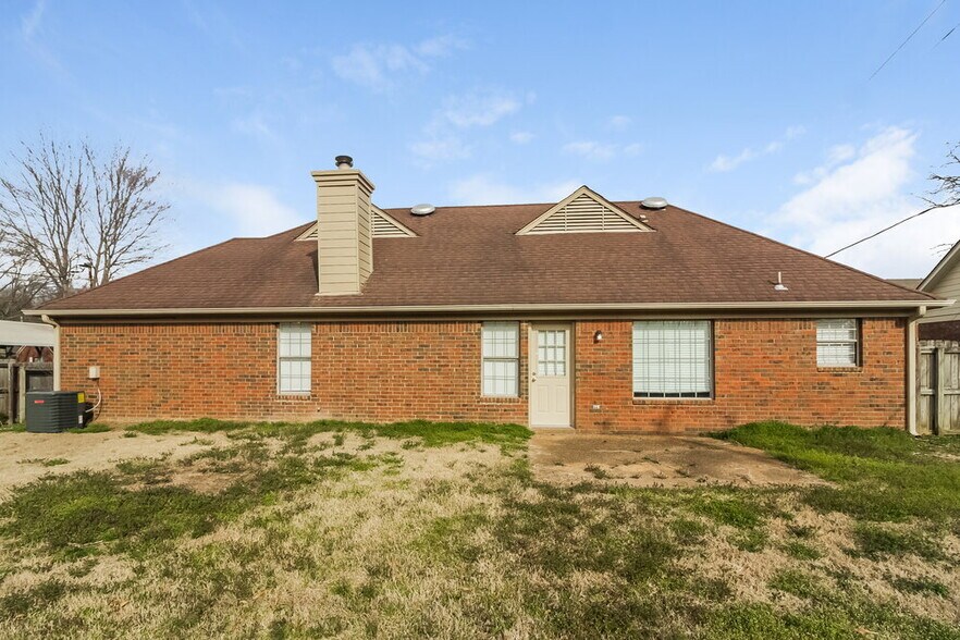 Building Photo - 4371 Bunker Hill Dr