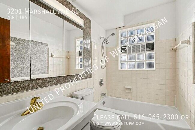 Building Photo - 3201 Marshall Ave SE