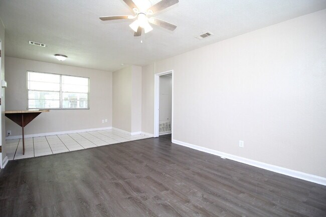 Building Photo - Flexible 3BR Home with Bonus Room, Covered Patio & Fully Fenced Yard