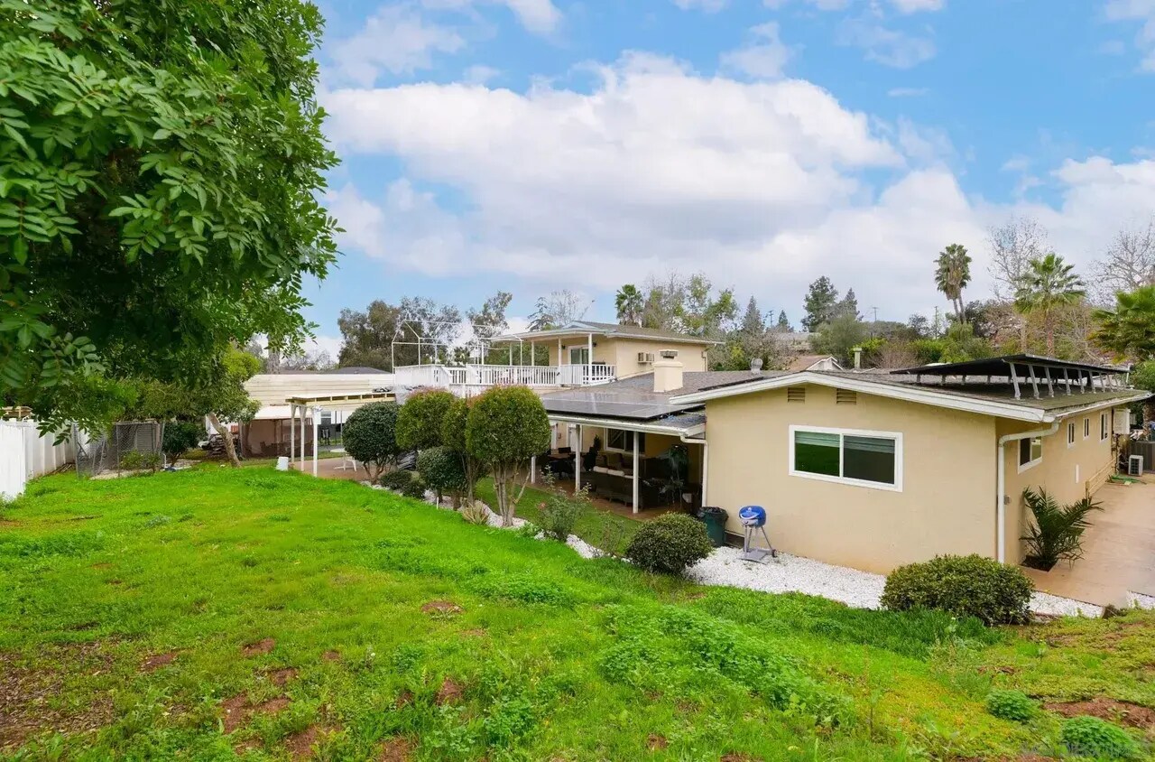Building Photo - 4388 Bellflower Dr