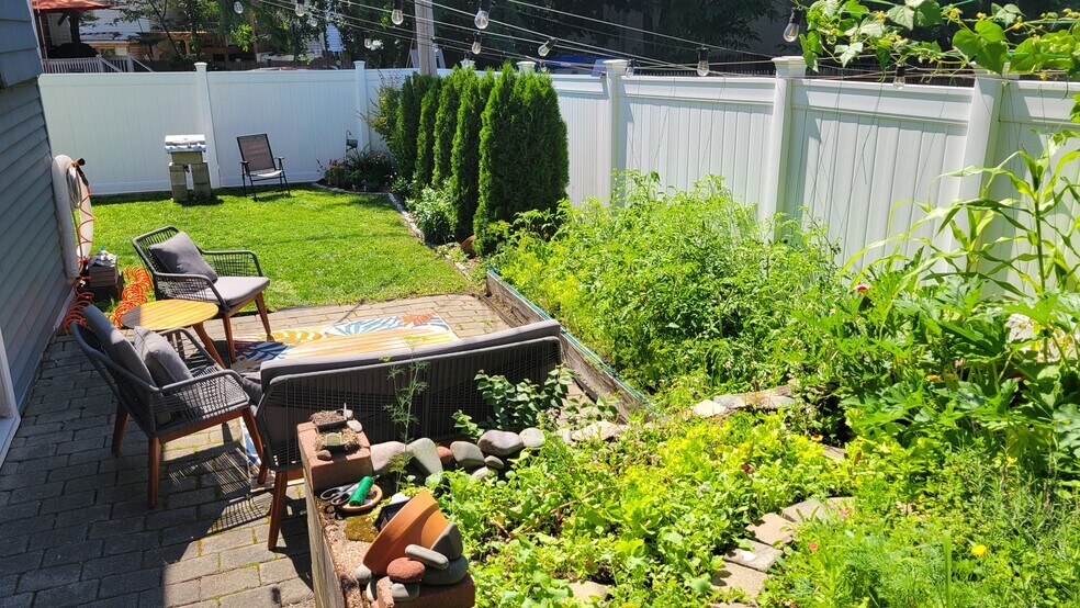 Building Photo - 153 Winthrop Pkwy