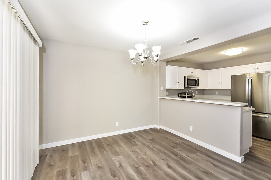 Building Photo - 3451 White Mission Dr