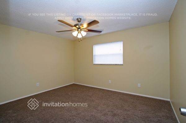 Building Photo - 959 Apple Ln