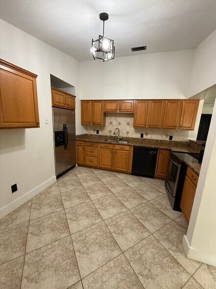 Building Photo - 1633 Martinsville Court