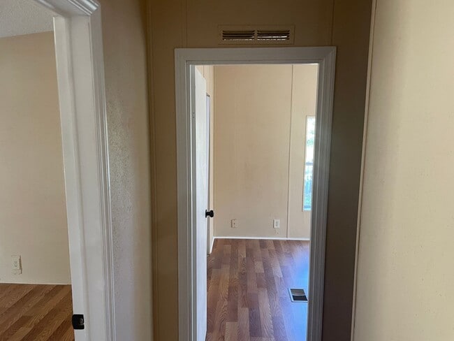 Building Photo - 3/2 Manufactured Home in the Country.