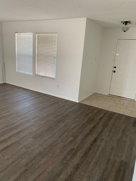 Building Photo - 2701 Woodlake Pkwy