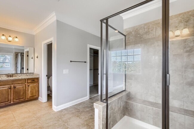 Building Photo - 5 Bedroom single family home in Mooresville