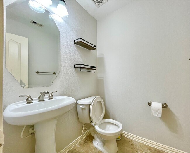 Building Photo - 24502 Forenza Ct