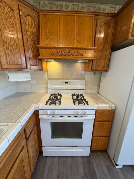 Building Photo - 8917 Reydon St