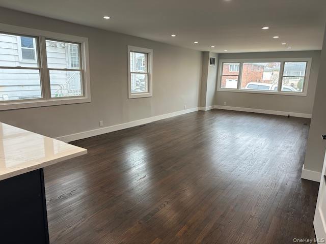 Building Photo - 7 Linwood Rd N