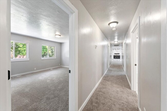 Building Photo - 297 Bard Ave