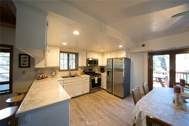 Building Photo - 31644 Christmas Tree Ln