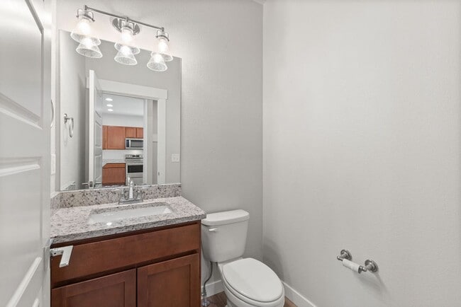 Building Photo - 290 E Chestnut St