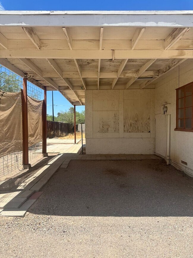 Building Photo - 7150 S Hildreth Ave